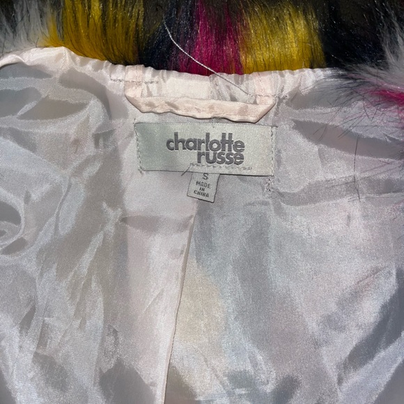 Colorful vest. - Picture 2 of 2